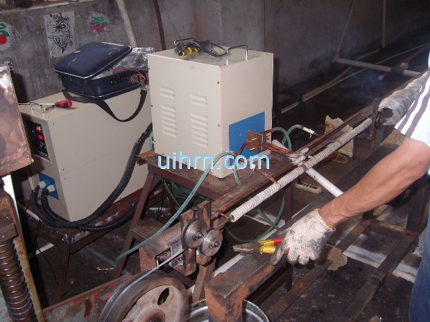 induction annealing steel umbrella ribs by 40KW induction heater (UM-40AB-HF)_2