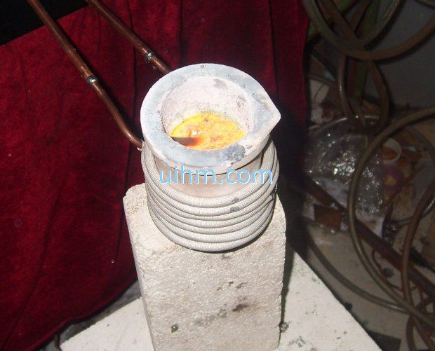 induction melting copper by 25KW induction heater (UM-25A-HF) induction melting copper by 25KW induction heater (UM-25A-HF)