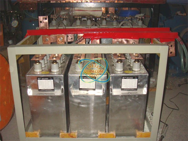 UM-1200KW-SCR-MF capacitors