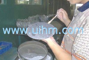 复合锅底感应钎焊流程演示 复合锅底感应钎焊流程演示