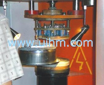 复合锅底感应钎焊流程演示 复合锅底感应钎焊流程演示