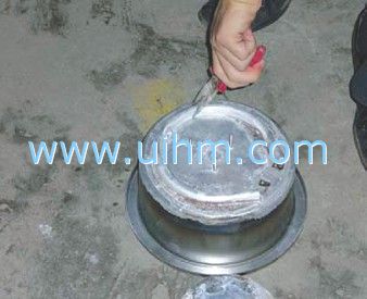 复合锅底感应钎焊流程演示 复合锅底感应钎焊流程演示