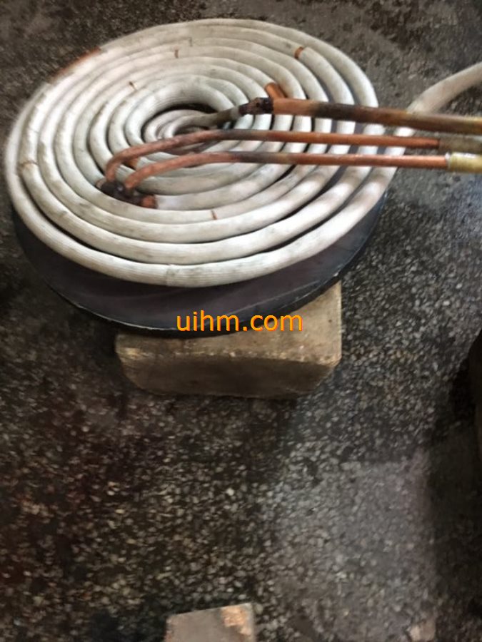series-wound pancake shape induction coil for heating steel plate surface
