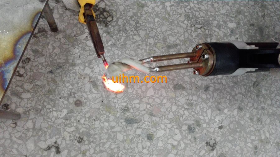 UHF handheld induction heater for brazing copper (3)
