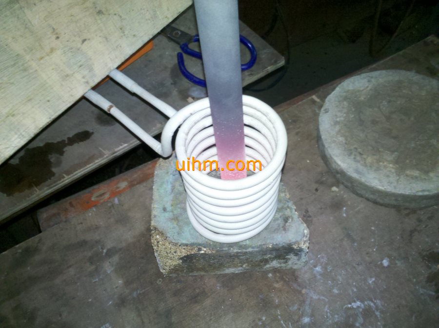 induction heating graphite rod by UHF machine (3)