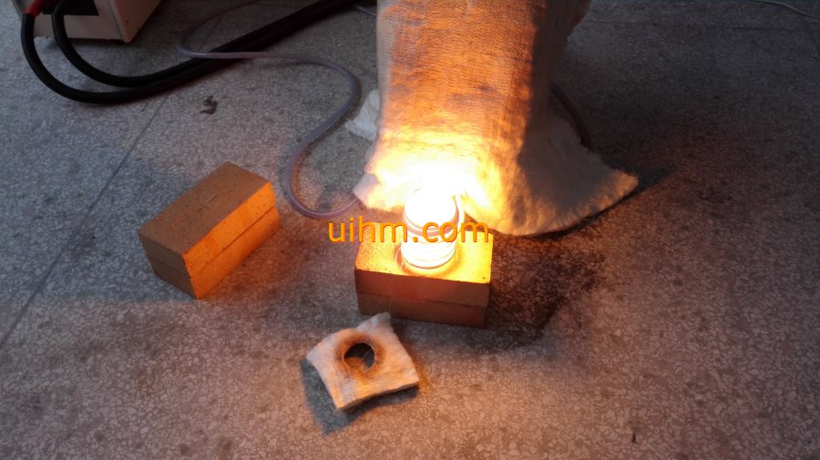 induction melting quartz sand (glass)United Induction Heating Machine