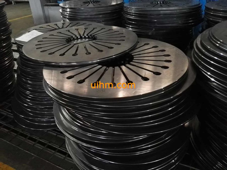 induction quenching brake disk of automobile by UHF induction heater_1