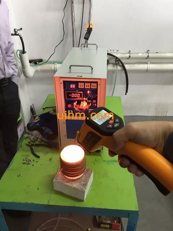 induction melting glass by special MgO crucible (1) induction melting glass by special MgO crucible (1)