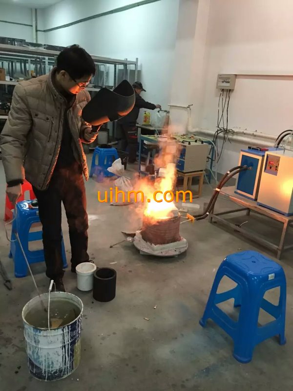 induction melting glass by special MgO crucible (3) induction melting glass by special MgO crucible (3)